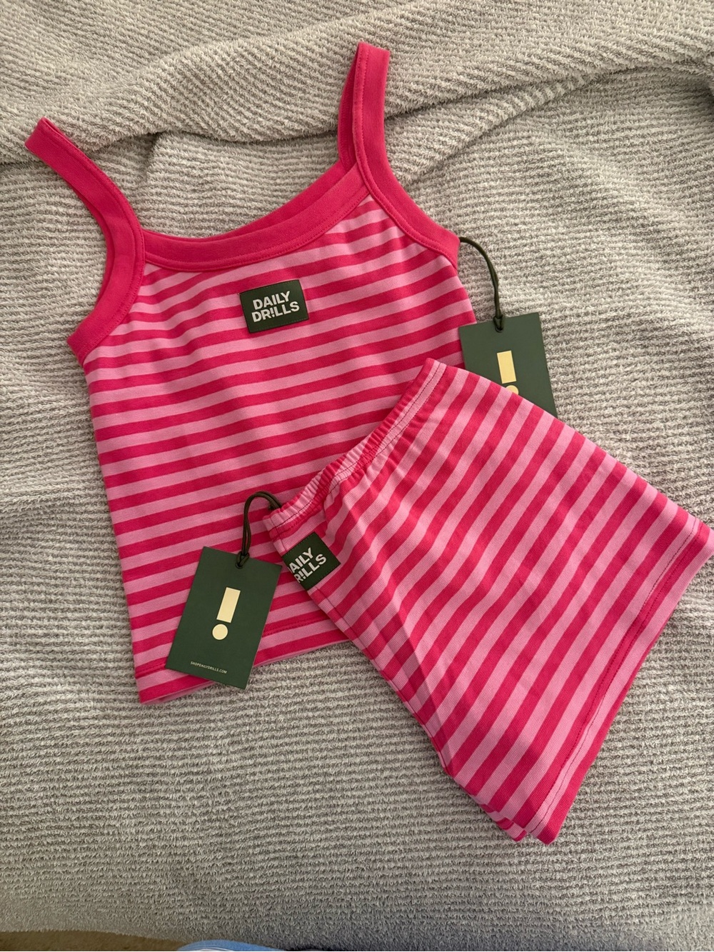 Daily Drills Hot Pink & Light Pink Striped Tank and Shorts Set Both XS/S - Picture 2 of 2